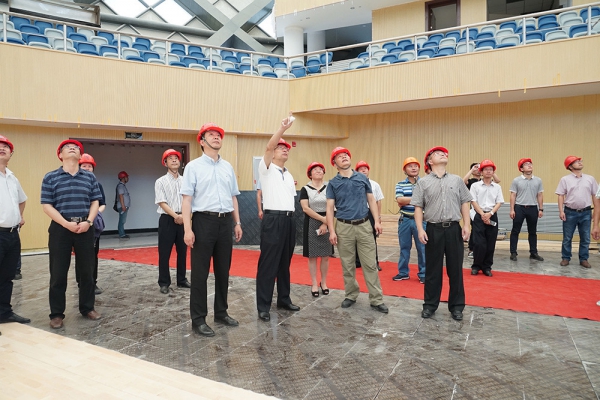 市委書記史濟(jì)錫、市長朱晨調(diào)研中立公司承建的民生項(xiàng)目工程