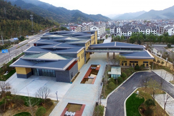 古堰畫鄉(xiāng)游客接待中心建設(shè)項目喜獲2019年度浙江省錢江杯獎（優(yōu)質(zhì)工程）建設(shè)工程